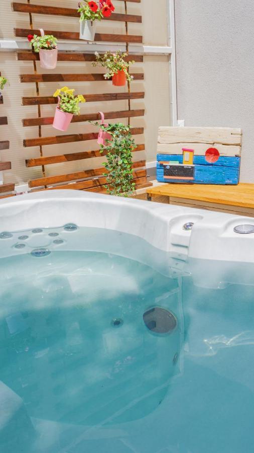 New Delux Green Garden Apartment With Hotube **** Split Kültér fotó