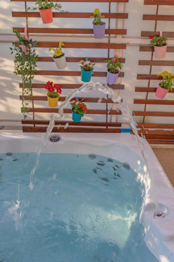 New Delux Green Garden Apartment With Hotube **** Split Kültér fotó