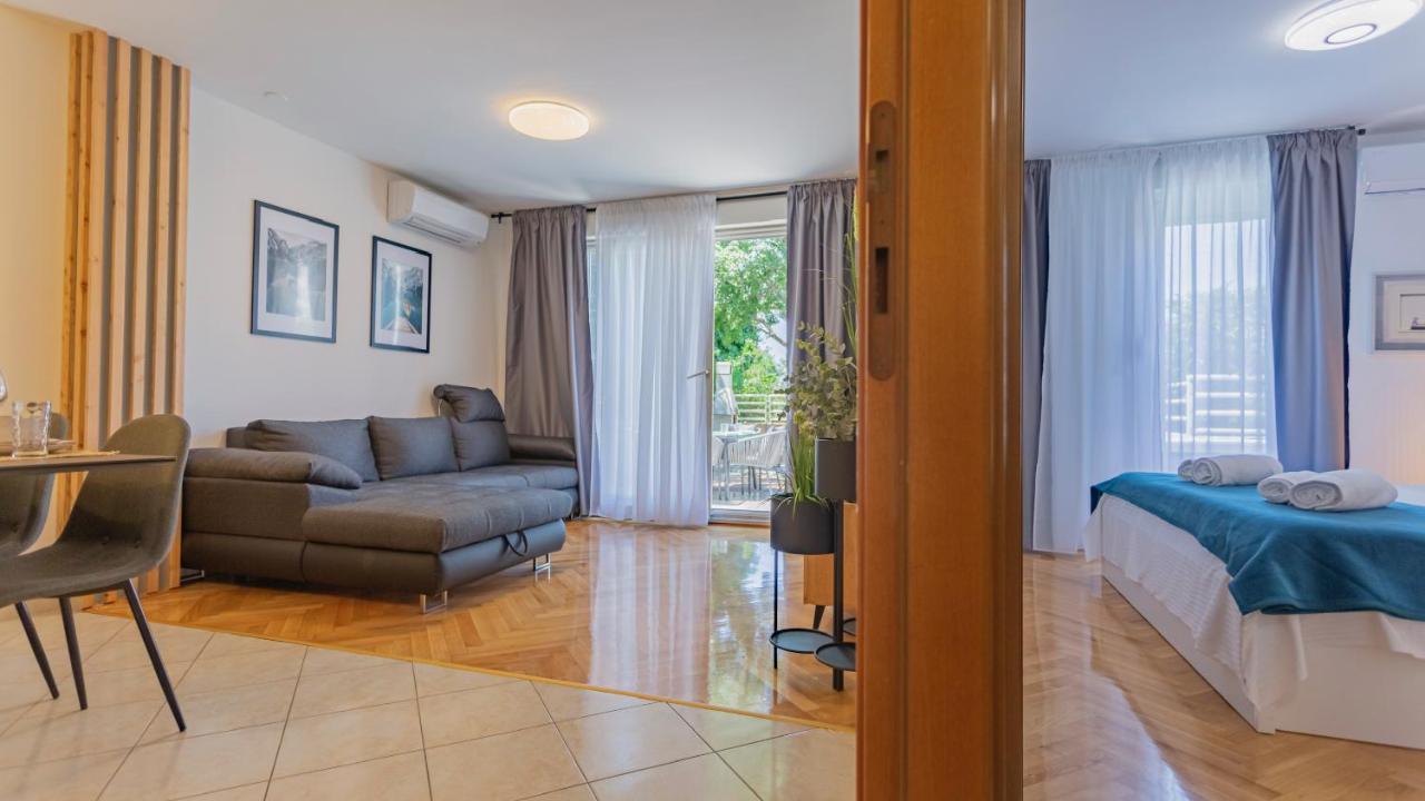 New Delux Green Garden Apartment With Hotube **** Split Kültér fotó