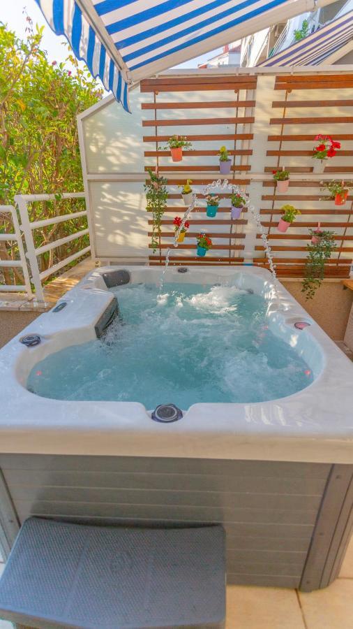 New Delux Green Garden Apartment With Hotube **** Split Kültér fotó